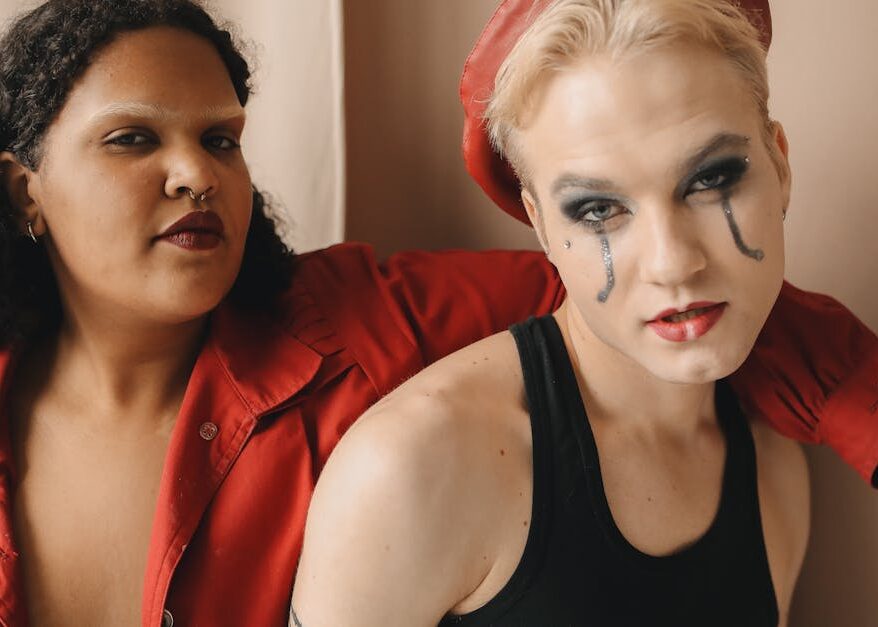 découvrez notre large sélection de faux piercings tendance ! idéaux pour ceux qui souhaitent adopter un look audacieux sans engagements, nos faux piercings sont faciles à porter et à assortir à tous vos styles. explorez les designs uniques et les couleurs variées qui ajoutent une touche d'originalité à votre personnalité.