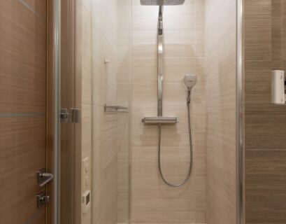 découvrez notre sélection d'accessoires de douche, alliant style et fonctionnalité. transformez votre expérience de bain avec des produits de qualité, allant des pommeaux de douche modernes aux organisateurs pratiques. idéal pour embellir votre salle de bain et optimiser l'espace.