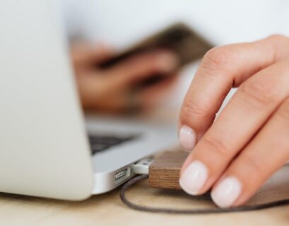 découvrez notre collection unique de bijoux en bois, alliant artisanat traditionnel et style moderne. chaque pièce est conçue avec soin pour apporter une touche naturelle et élégante à votre accessoires. parfait pour ceux qui apprécient la beauté authentique du bois et souhaitent se démarquer.